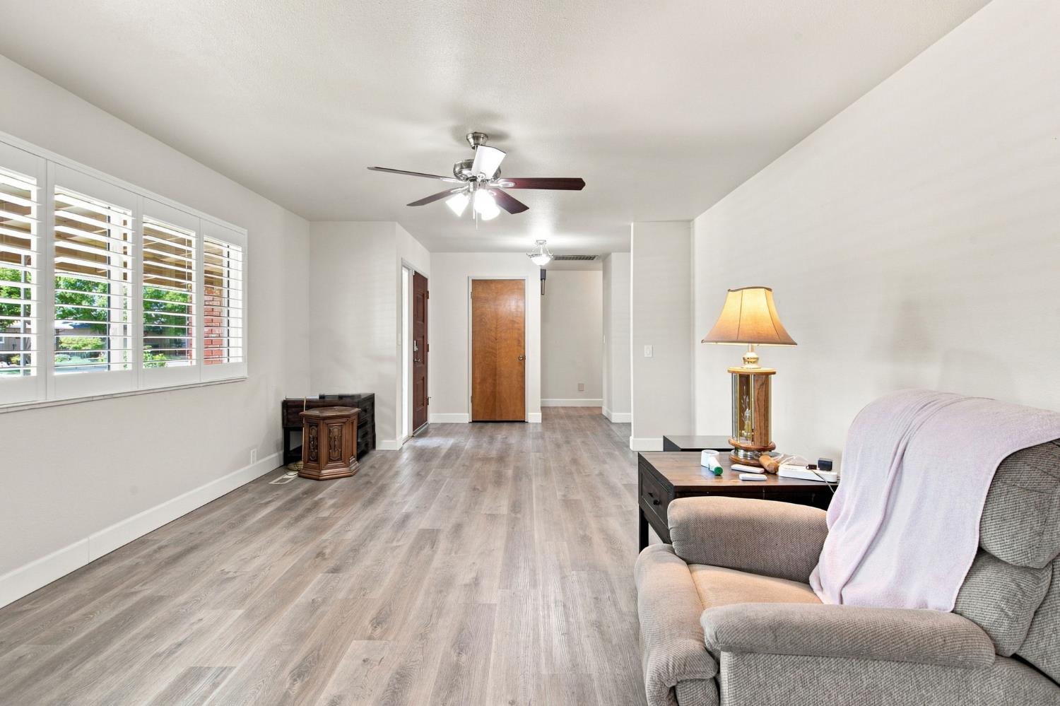 2421 Acorn Ln, Ceres, CA 95307
