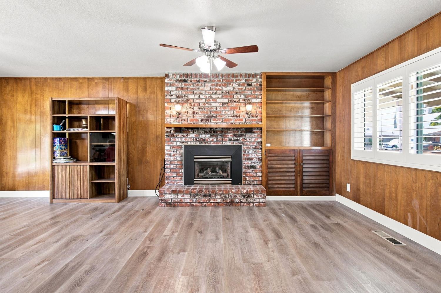 2421 Acorn Ln, Ceres, CA 95307