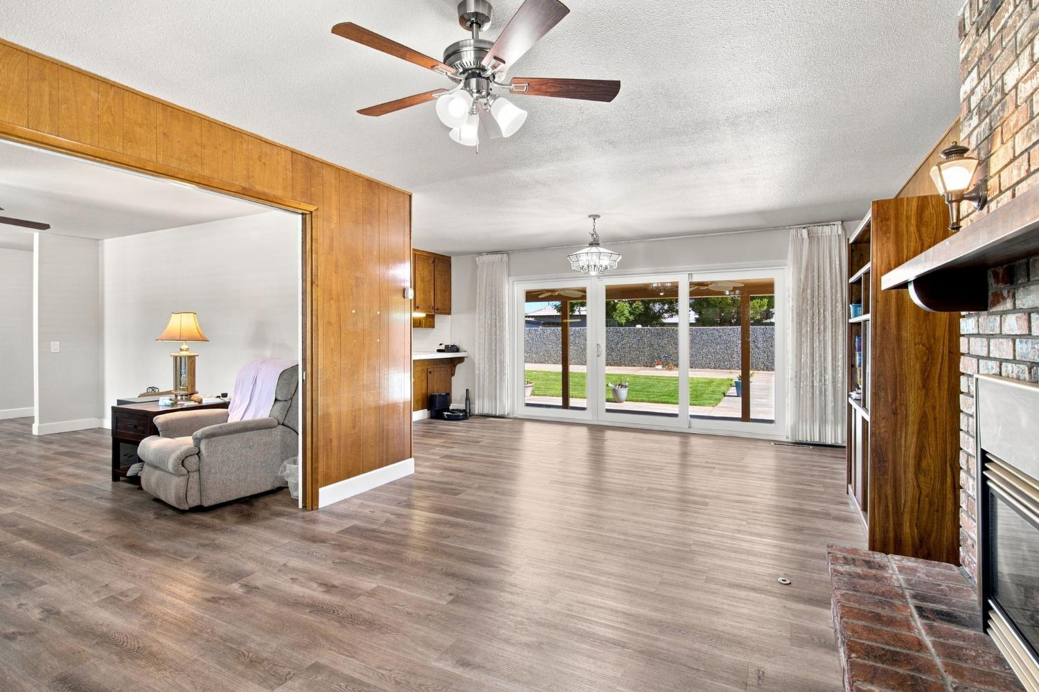 2421 Acorn Ln, Ceres, CA 95307
