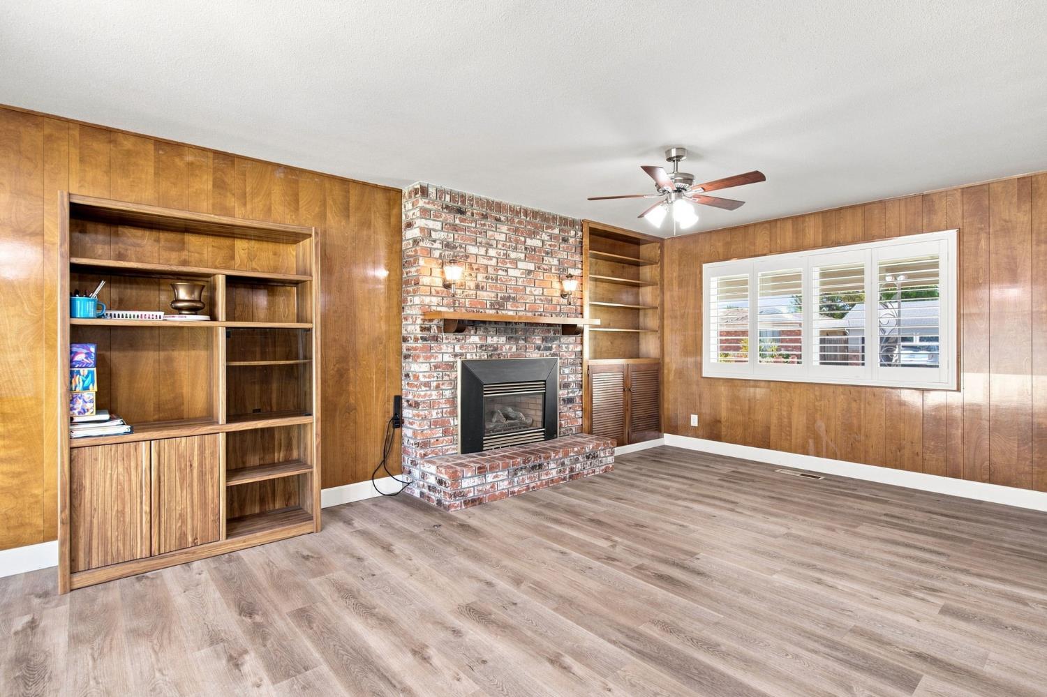 2421 Acorn Ln, Ceres, CA 95307