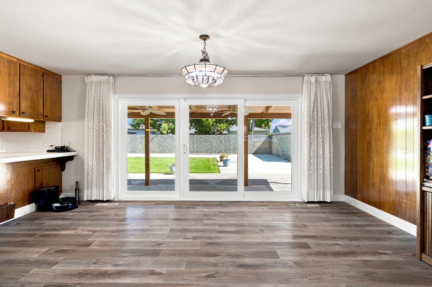 2421 Acorn Ln, Ceres, CA 95307