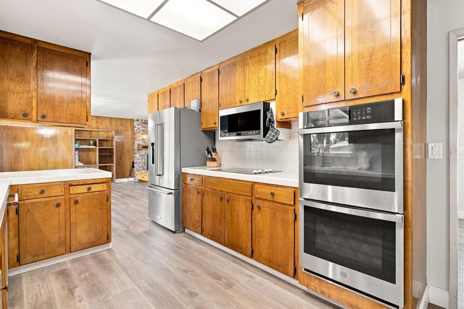 2421 Acorn Ln, Ceres, CA 95307
