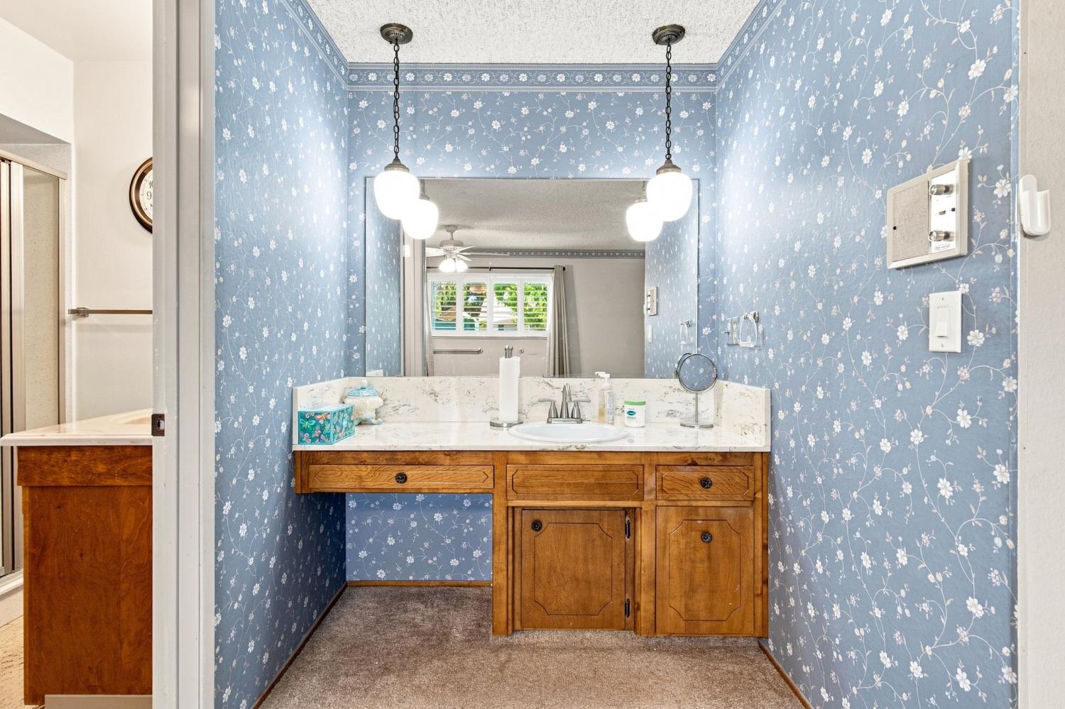 2421 Acorn Ln, Ceres, CA 95307
