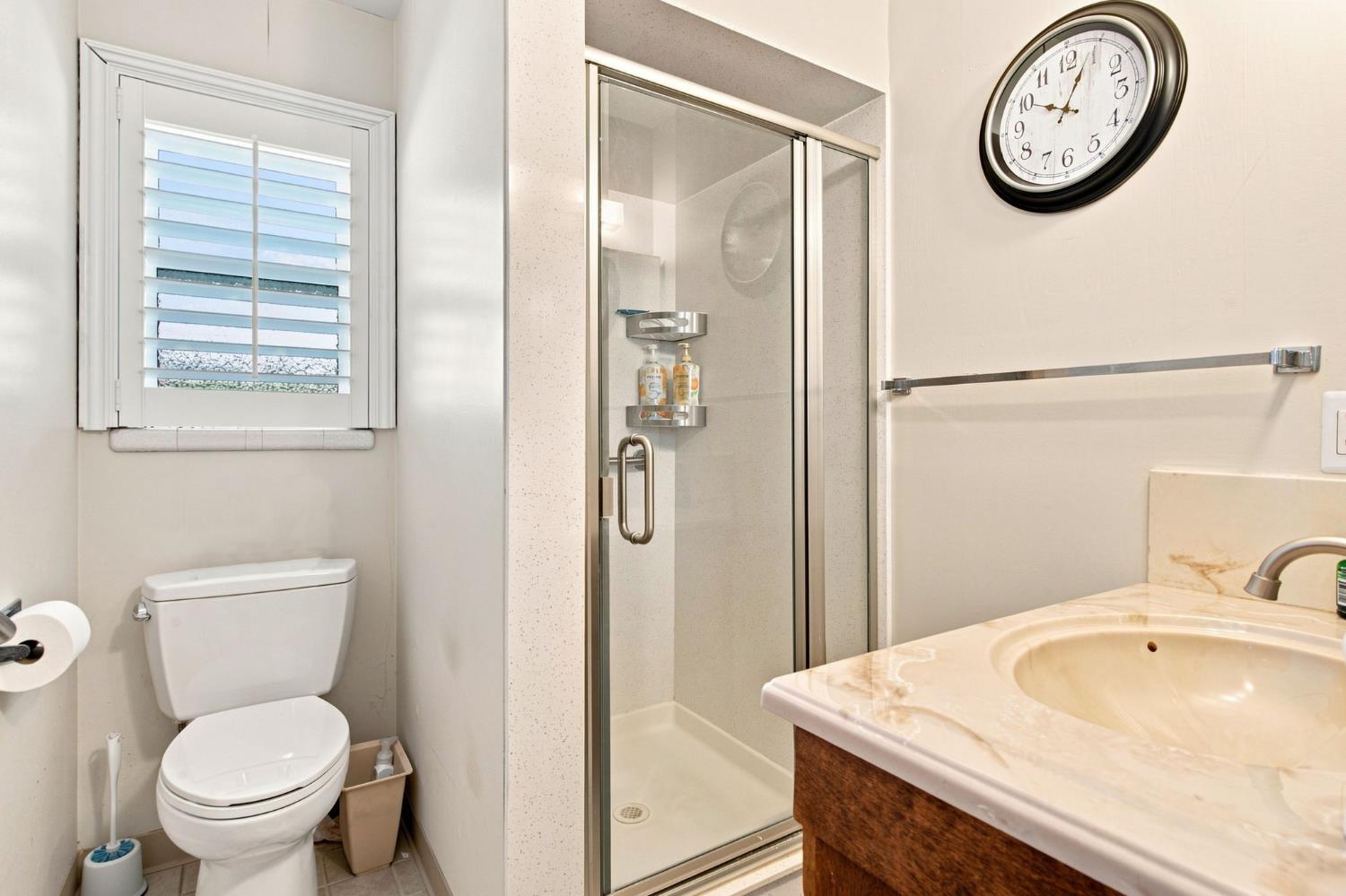 2421 Acorn Ln, Ceres, CA 95307