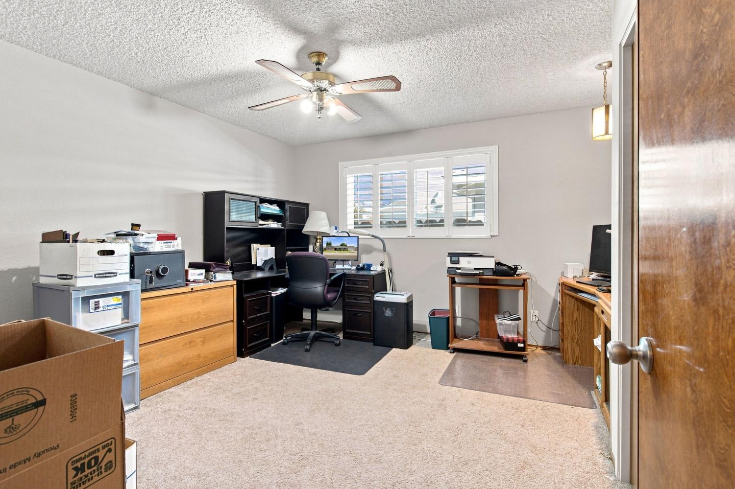2421 Acorn Ln, Ceres, CA 95307