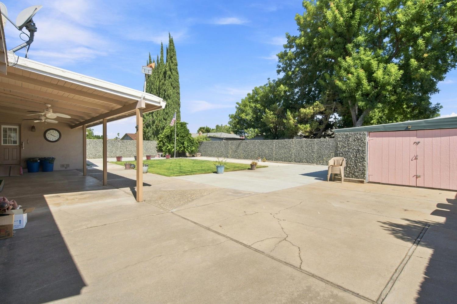 2421 Acorn Ln, Ceres, CA 95307