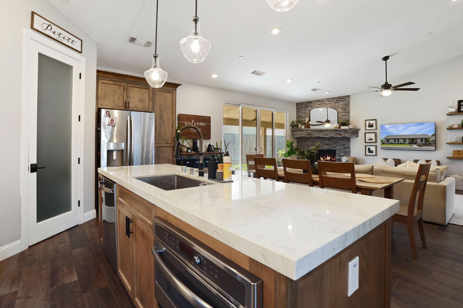 583 Pestana Ave, Manteca, CA 95336