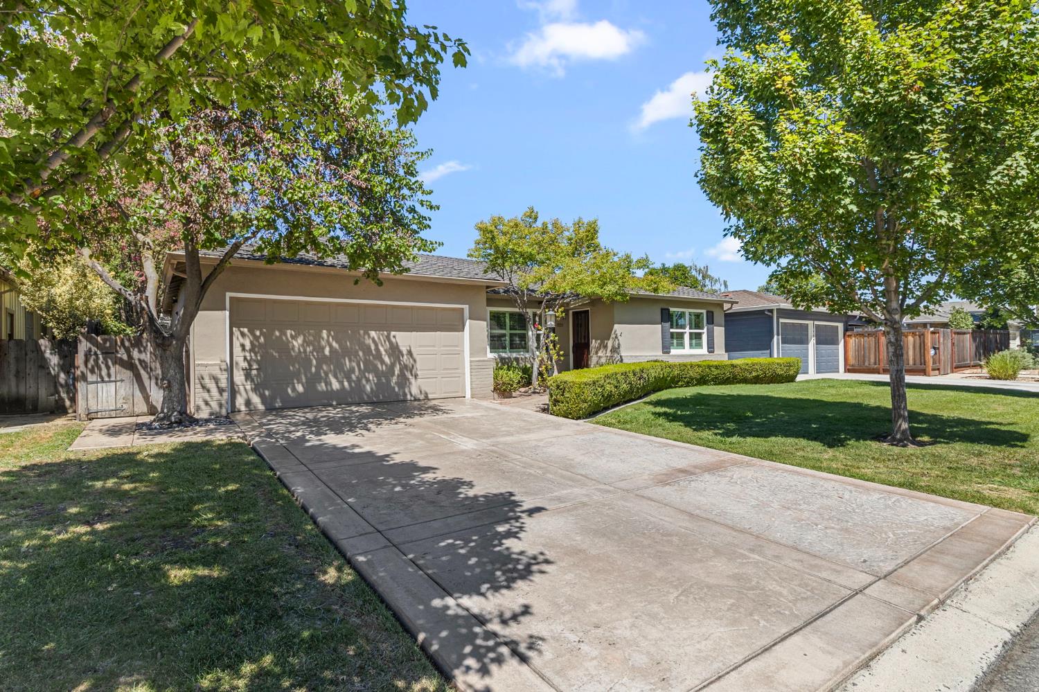 1221 Como Park Way, Modesto, CA 95350