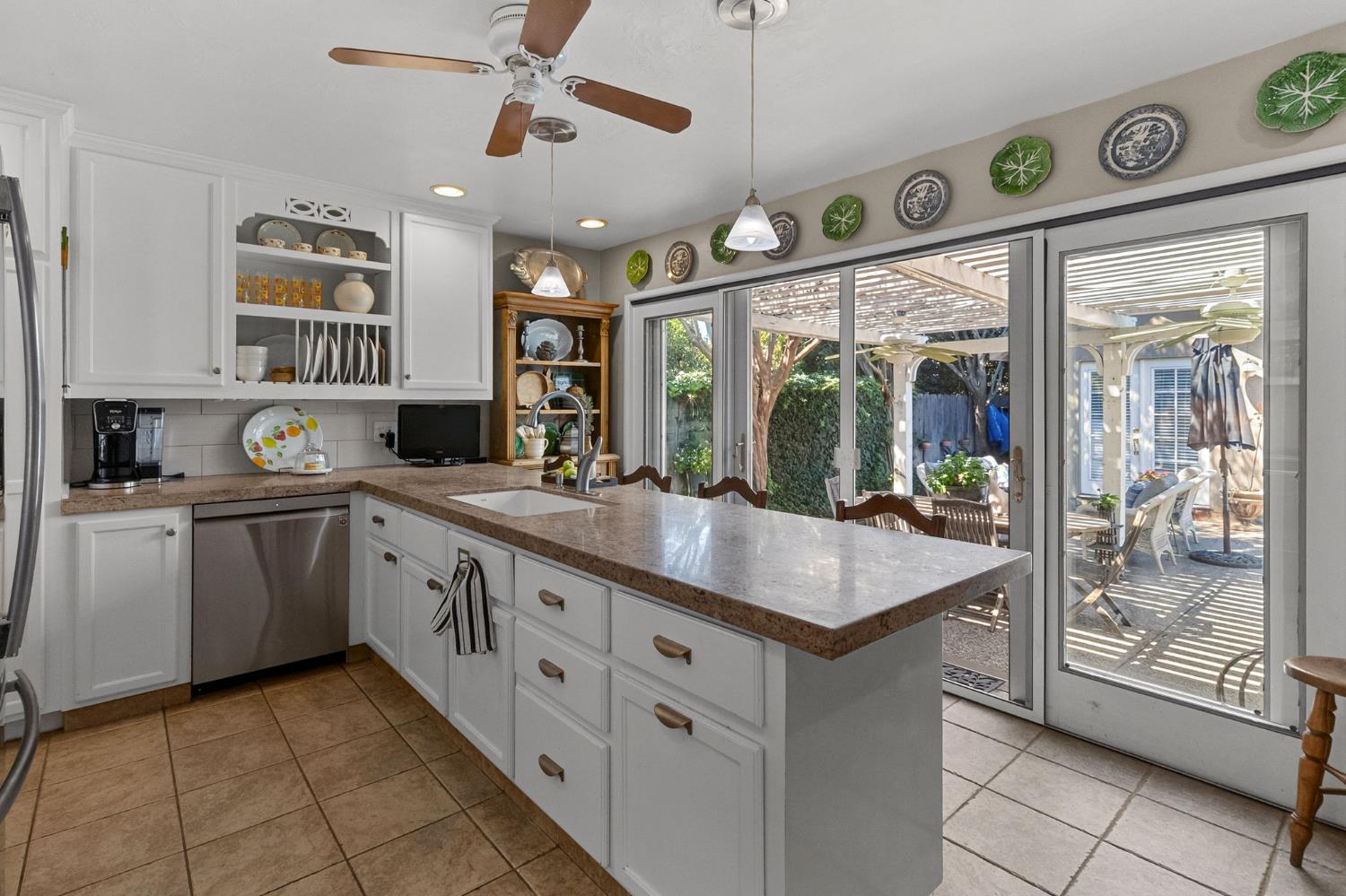 1221 Como Park Way, Modesto, CA 95350