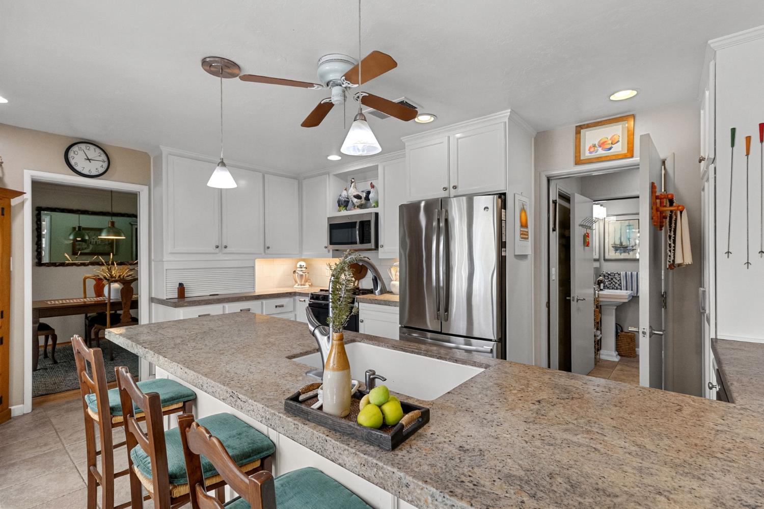1221 Como Park Way, Modesto, CA 95350