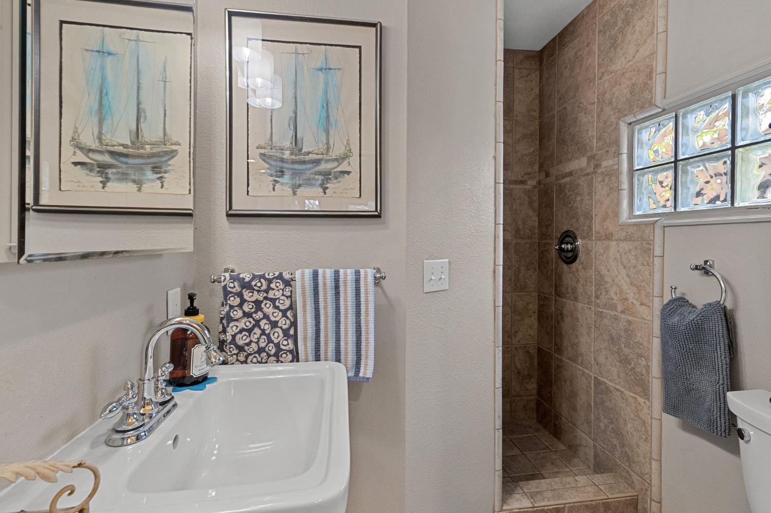 1221 Como Park Way, Modesto, CA 95350