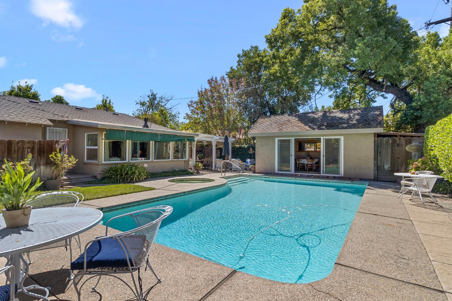 1221 Como Park Way, Modesto, CA 95350