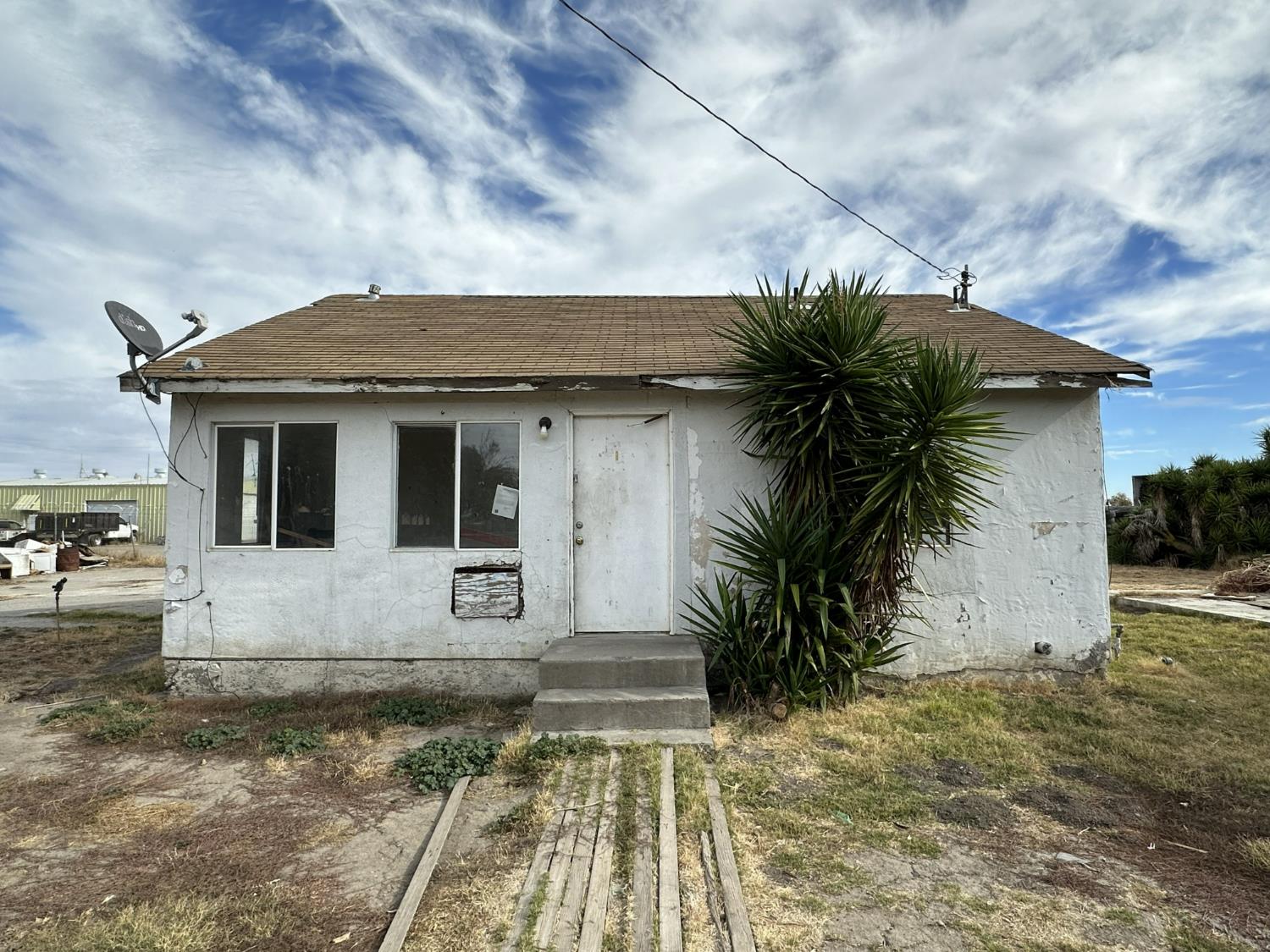 16394 Bay St, Dos Palos, CA 93620