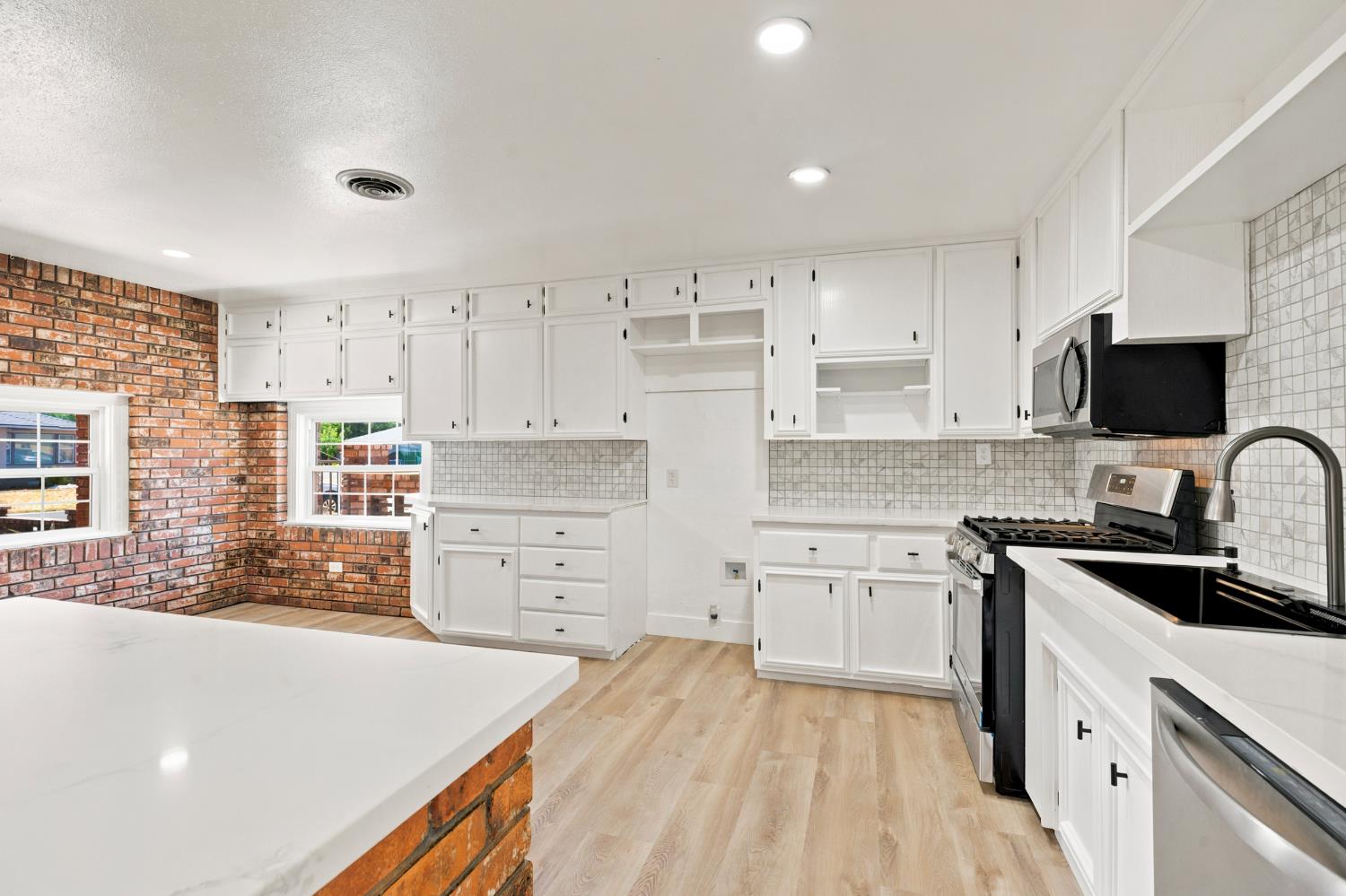 1611 Cameo Way, Modesto, CA 95350