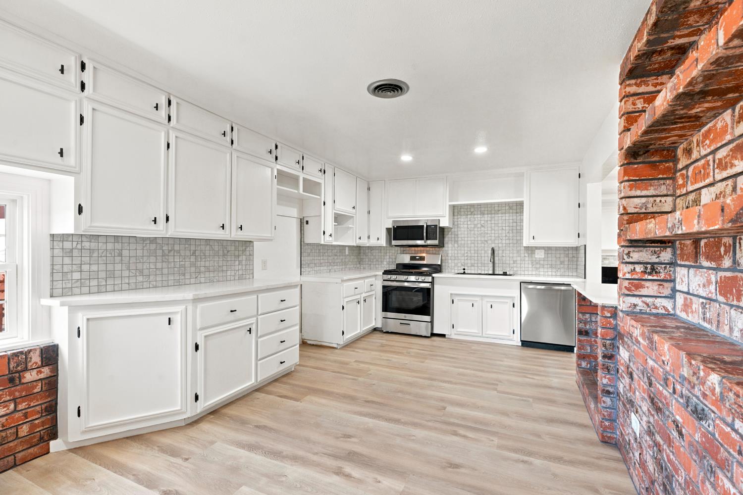 1611 Cameo Way, Modesto, CA 95350