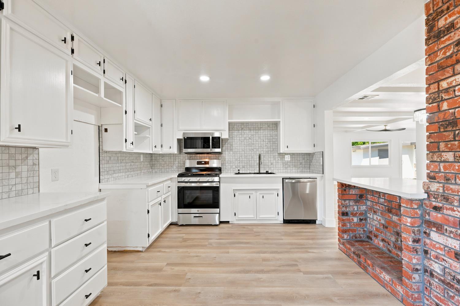 1611 Cameo Way, Modesto, CA 95350