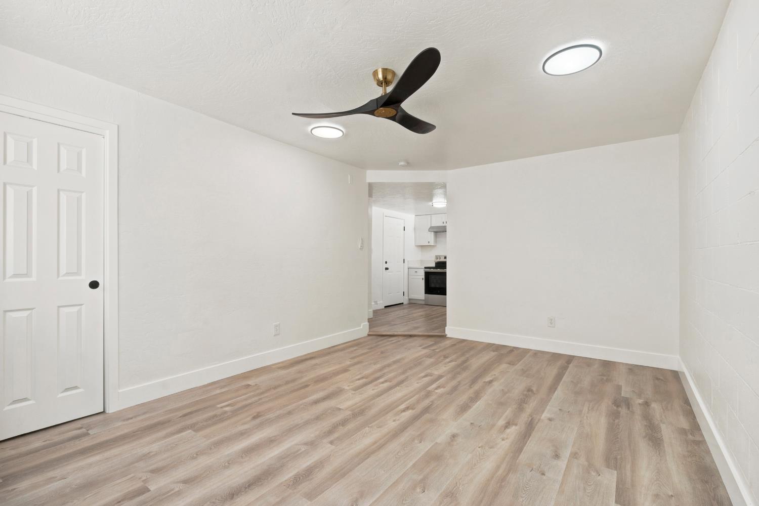1611 Cameo Way, Modesto, CA 95350