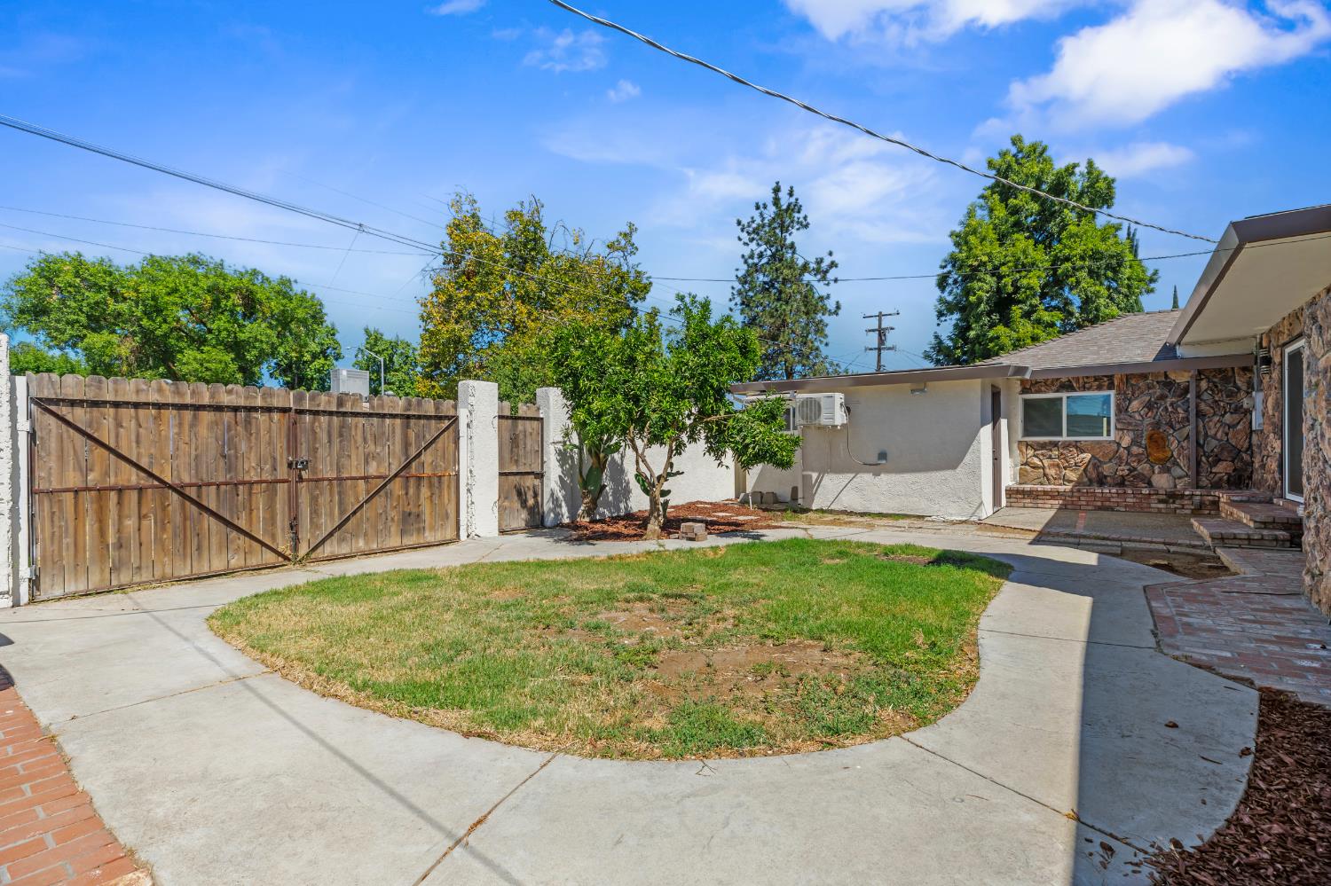 1611 Cameo Way, Modesto, CA 95350