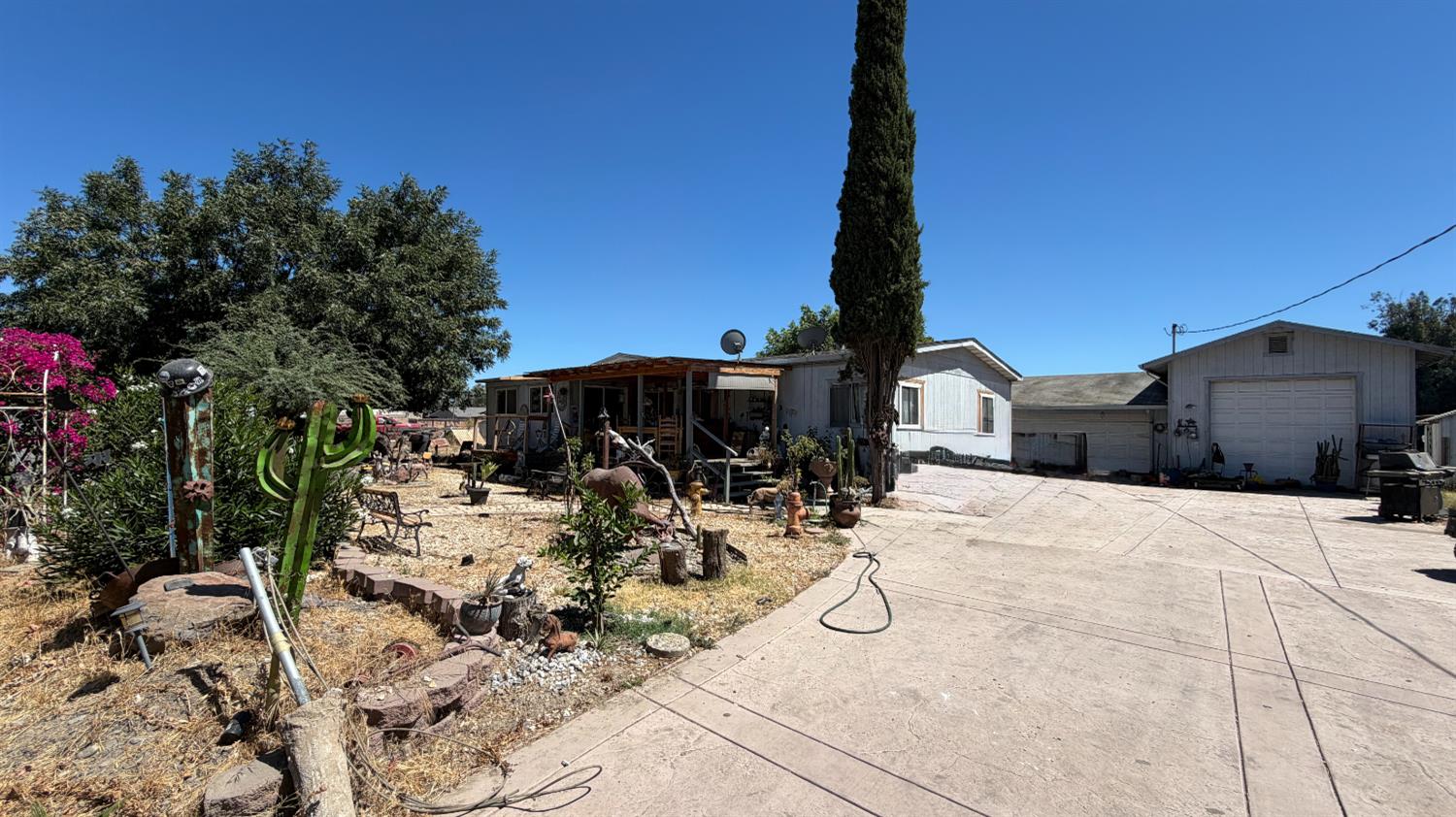400 Cowan St, Modesto, CA 95358