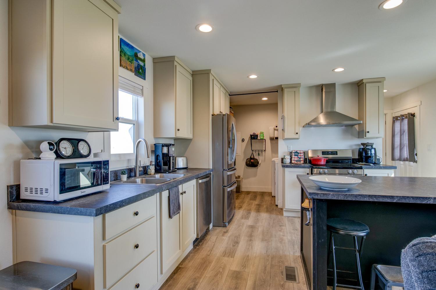 9717 Banderilla Dr, La Grange, CA 95329