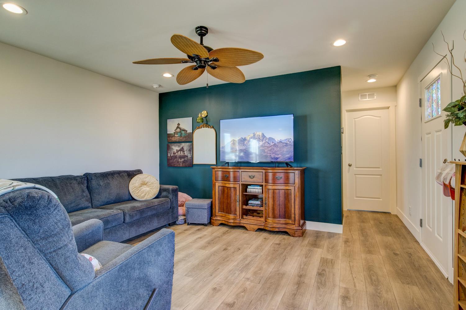 9717 Banderilla Dr, La Grange, CA 95329