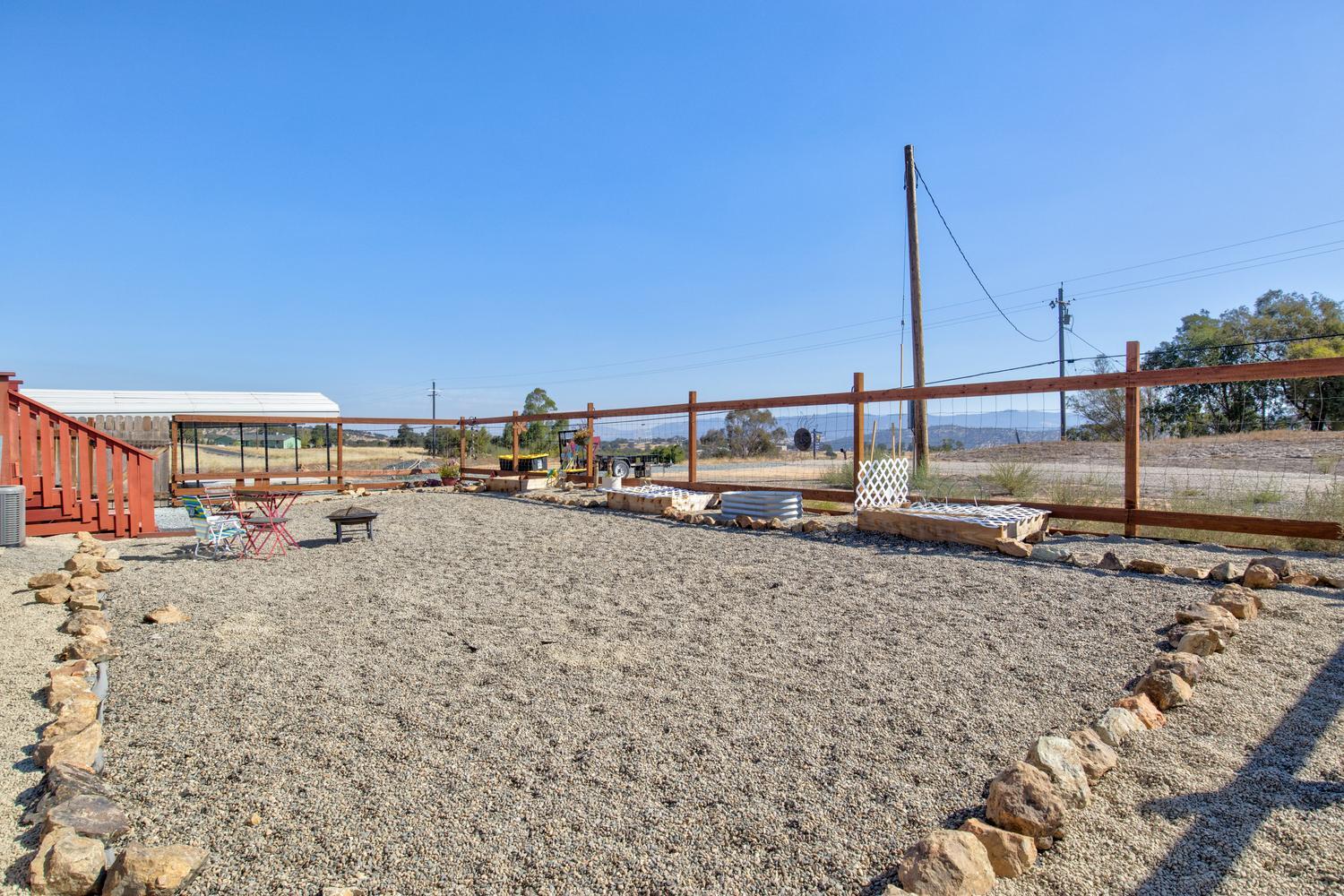 9717 Banderilla Dr, La Grange, CA 95329