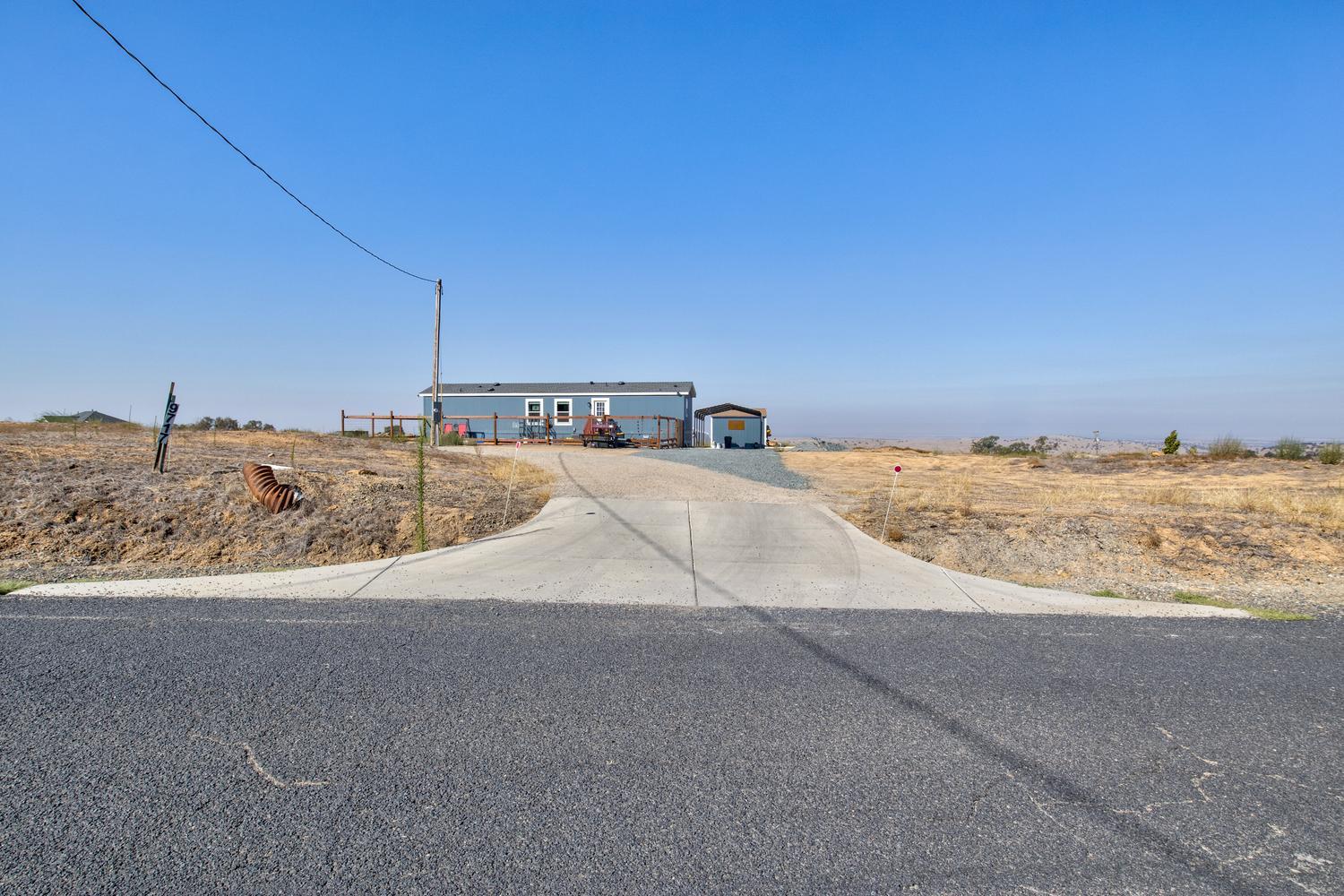9717 Banderilla Dr, La Grange, CA 95329