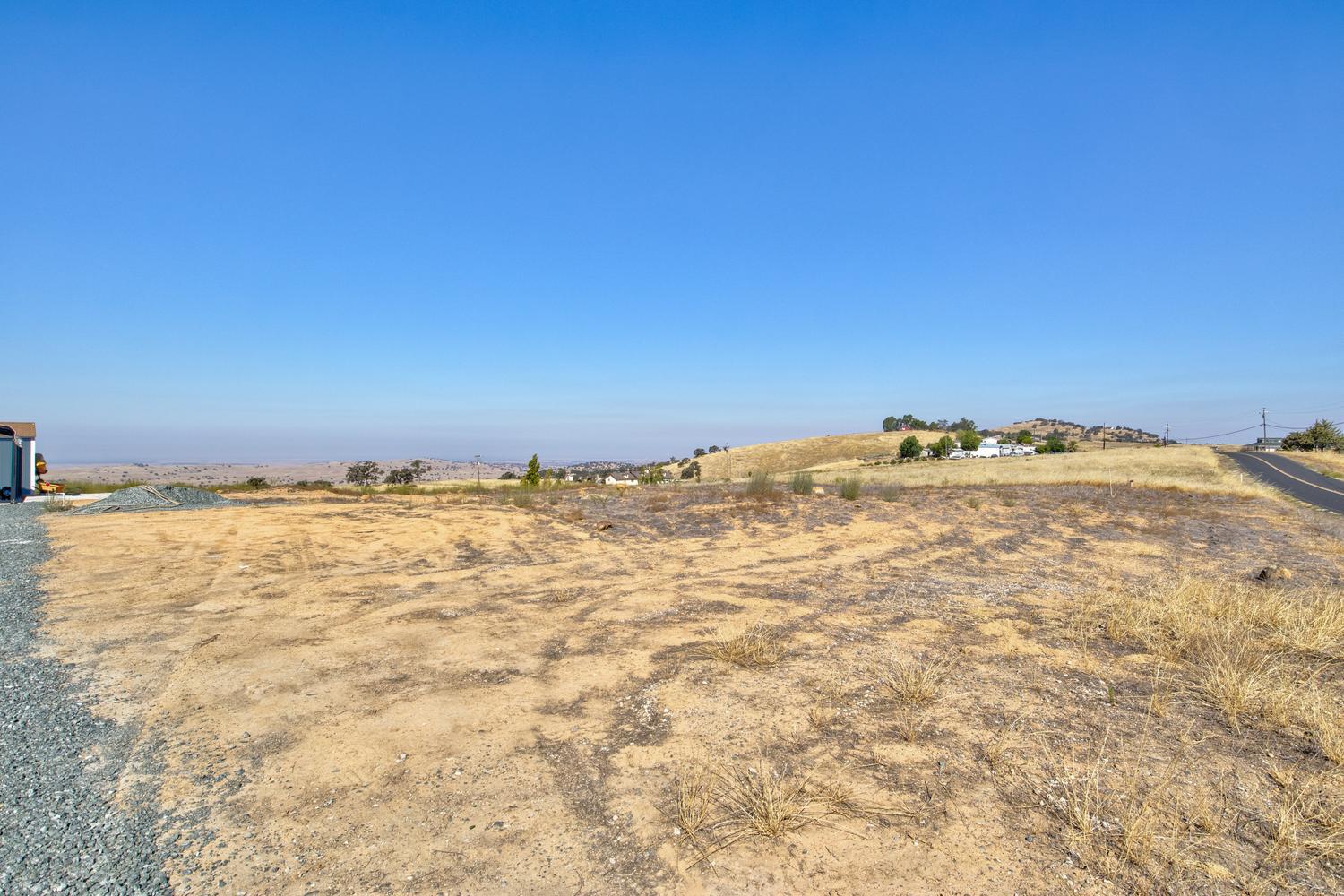 9717 Banderilla Dr, La Grange, CA 95329