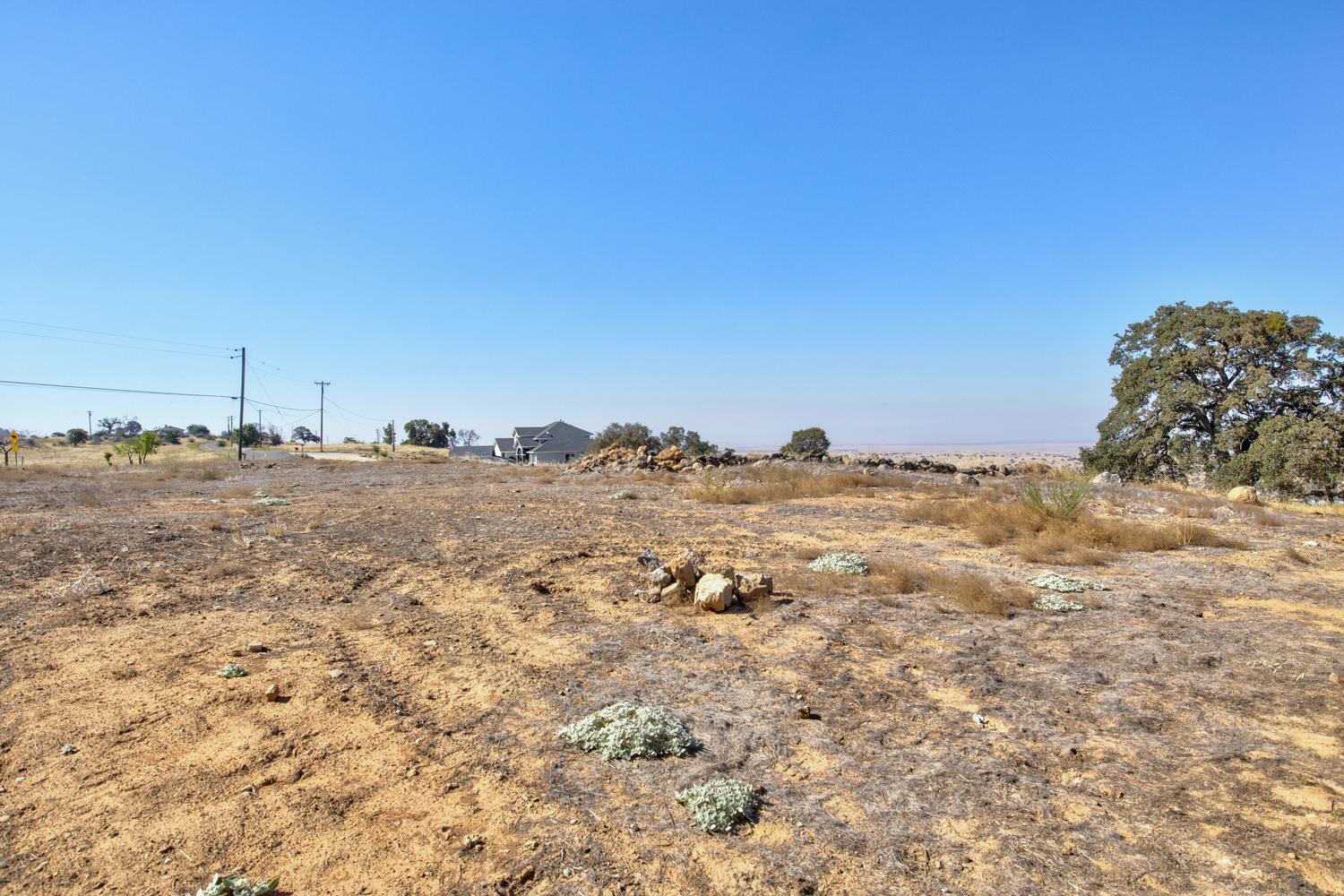 9717 Banderilla Dr, La Grange, CA 95329