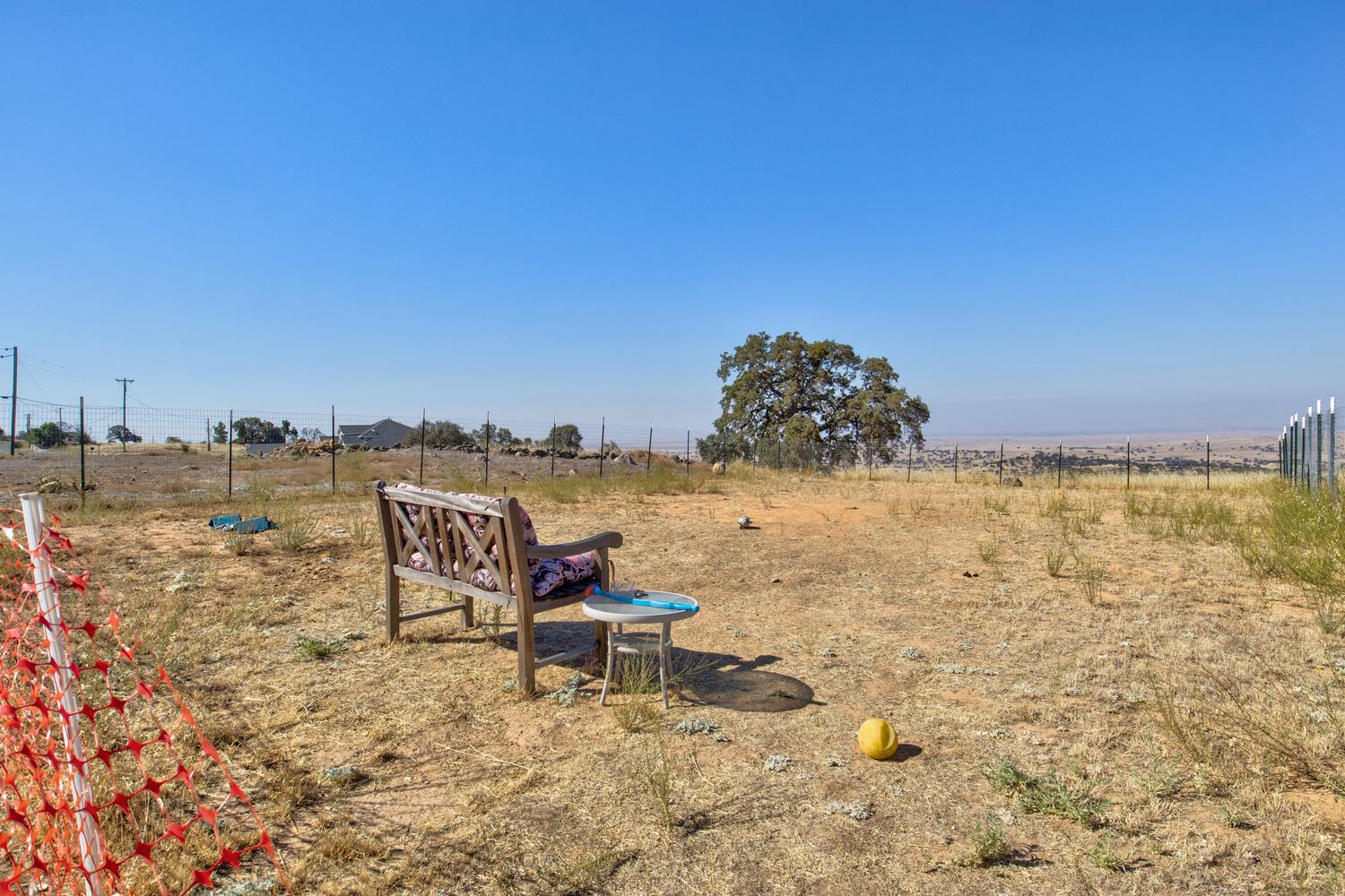 9717 Banderilla Dr, La Grange, CA 95329