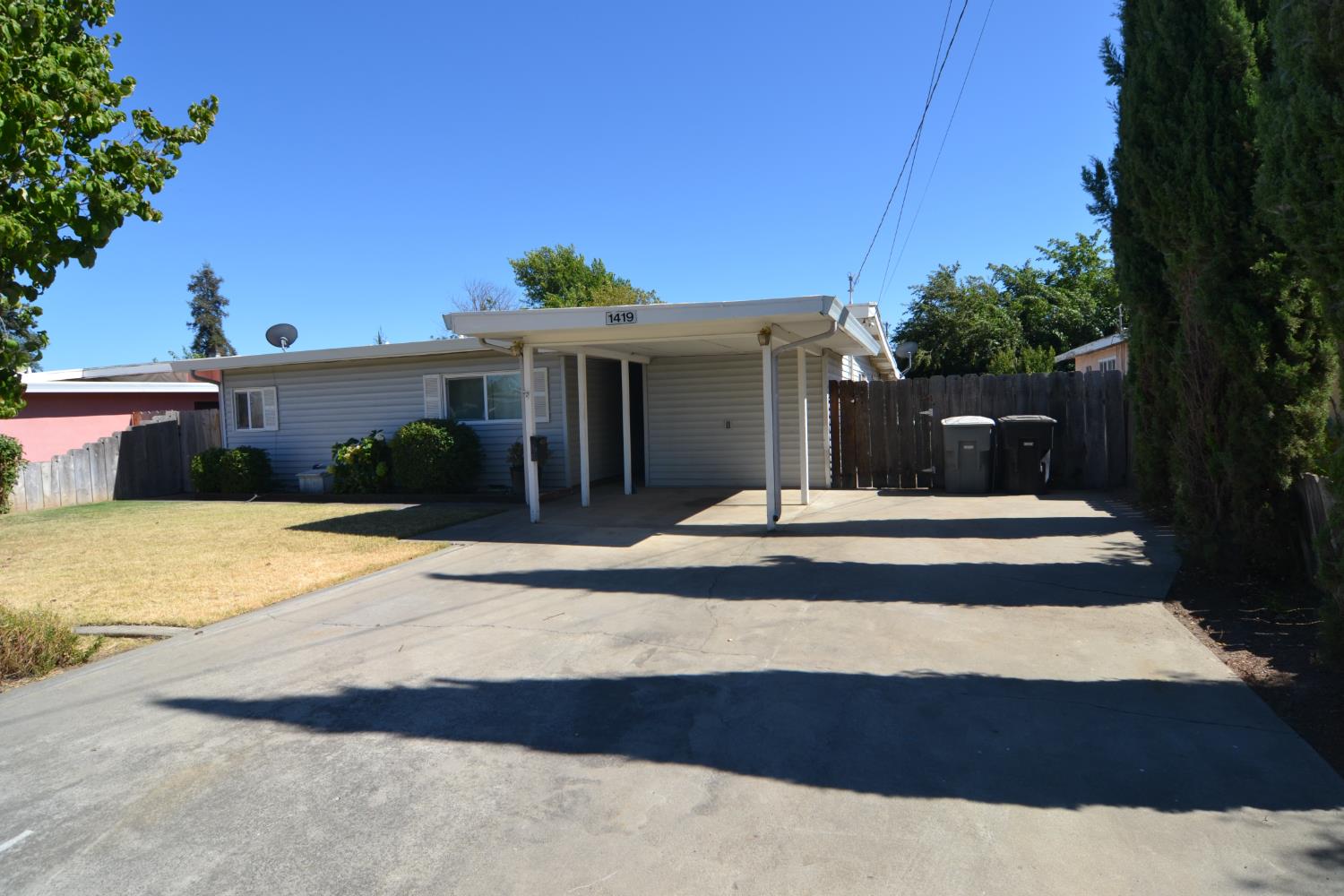 1419 Pleasanton Pl, Oakdale, CA 95361