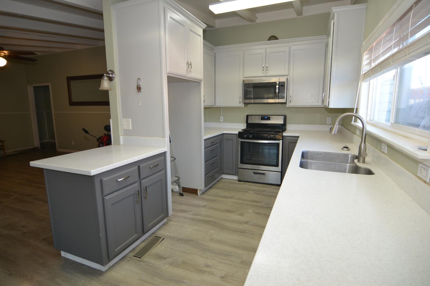 1419 Pleasanton Pl, Oakdale, CA 95361