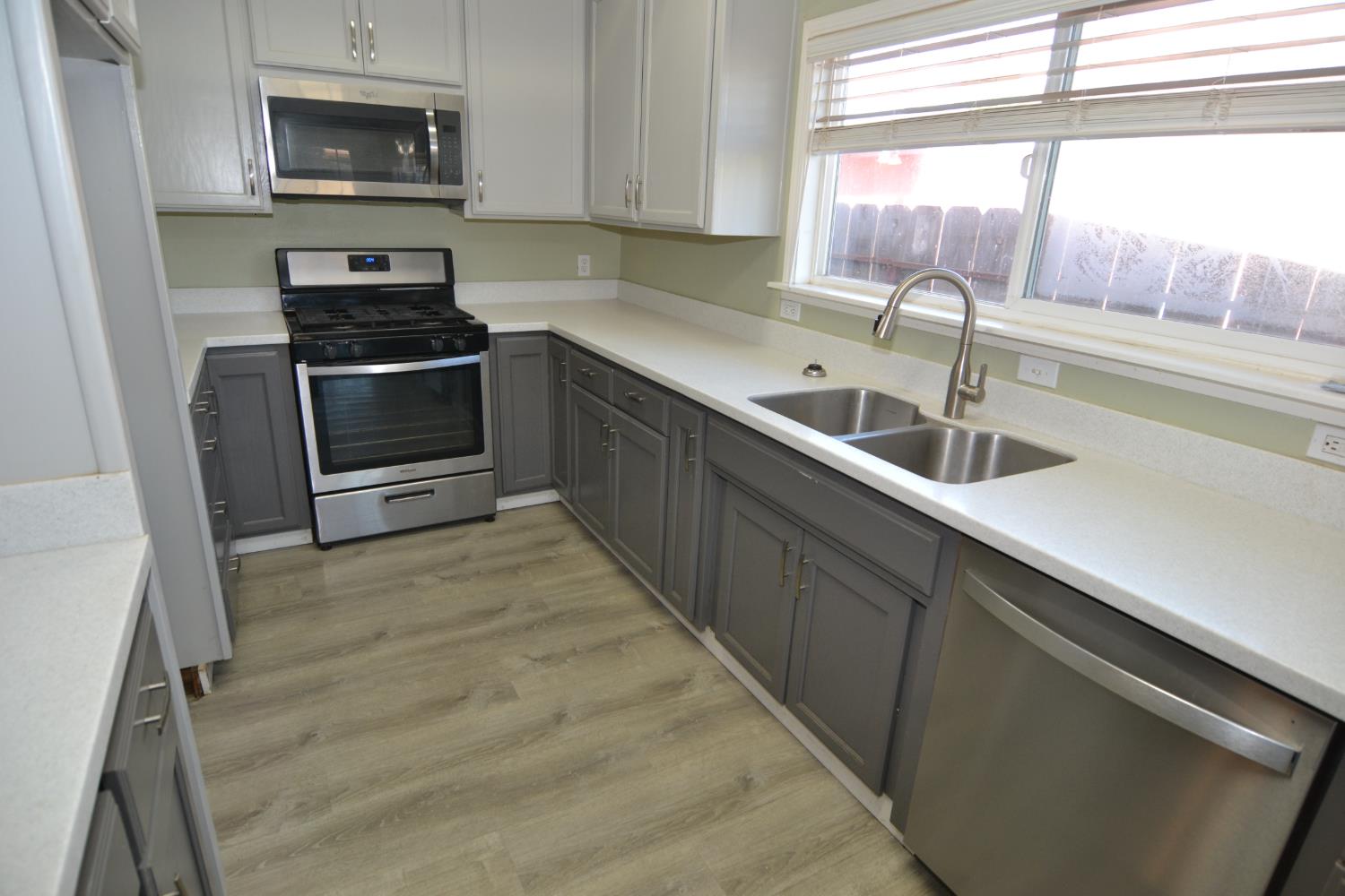 1419 Pleasanton Pl, Oakdale, CA 95361