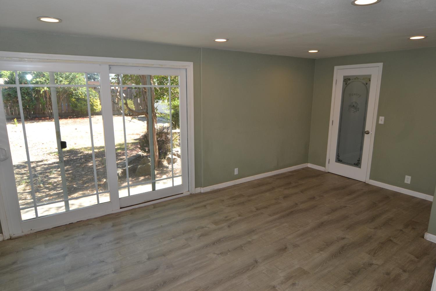 1419 Pleasanton Pl, Oakdale, CA 95361