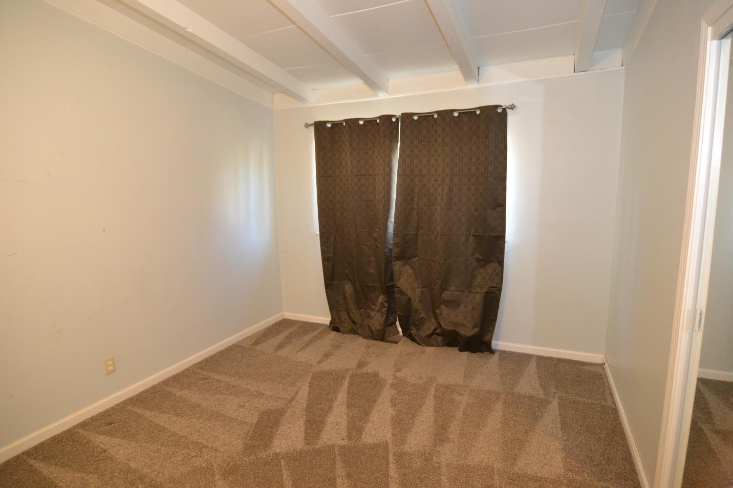 1419 Pleasanton Pl, Oakdale, CA 95361