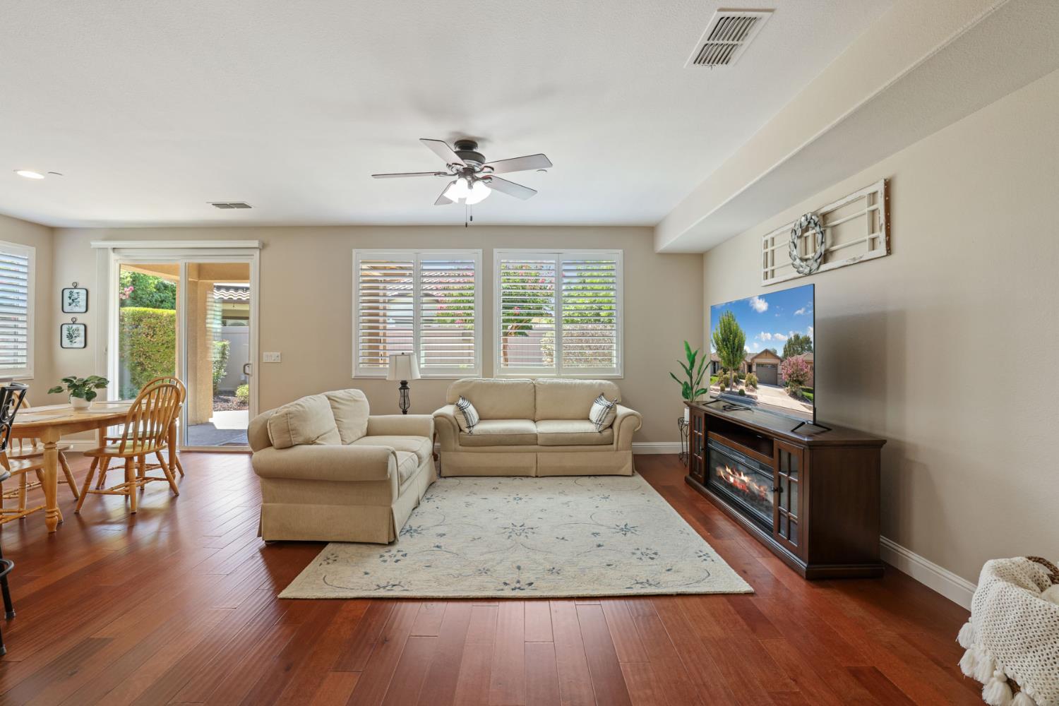 1534 Maple Valley St, Manteca, CA 95336