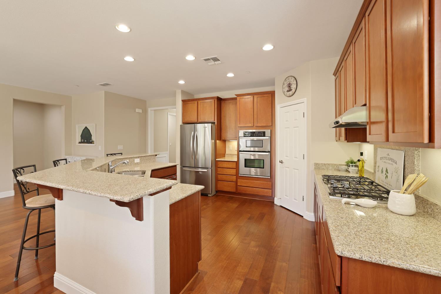 1534 Maple Valley St, Manteca, CA 95336