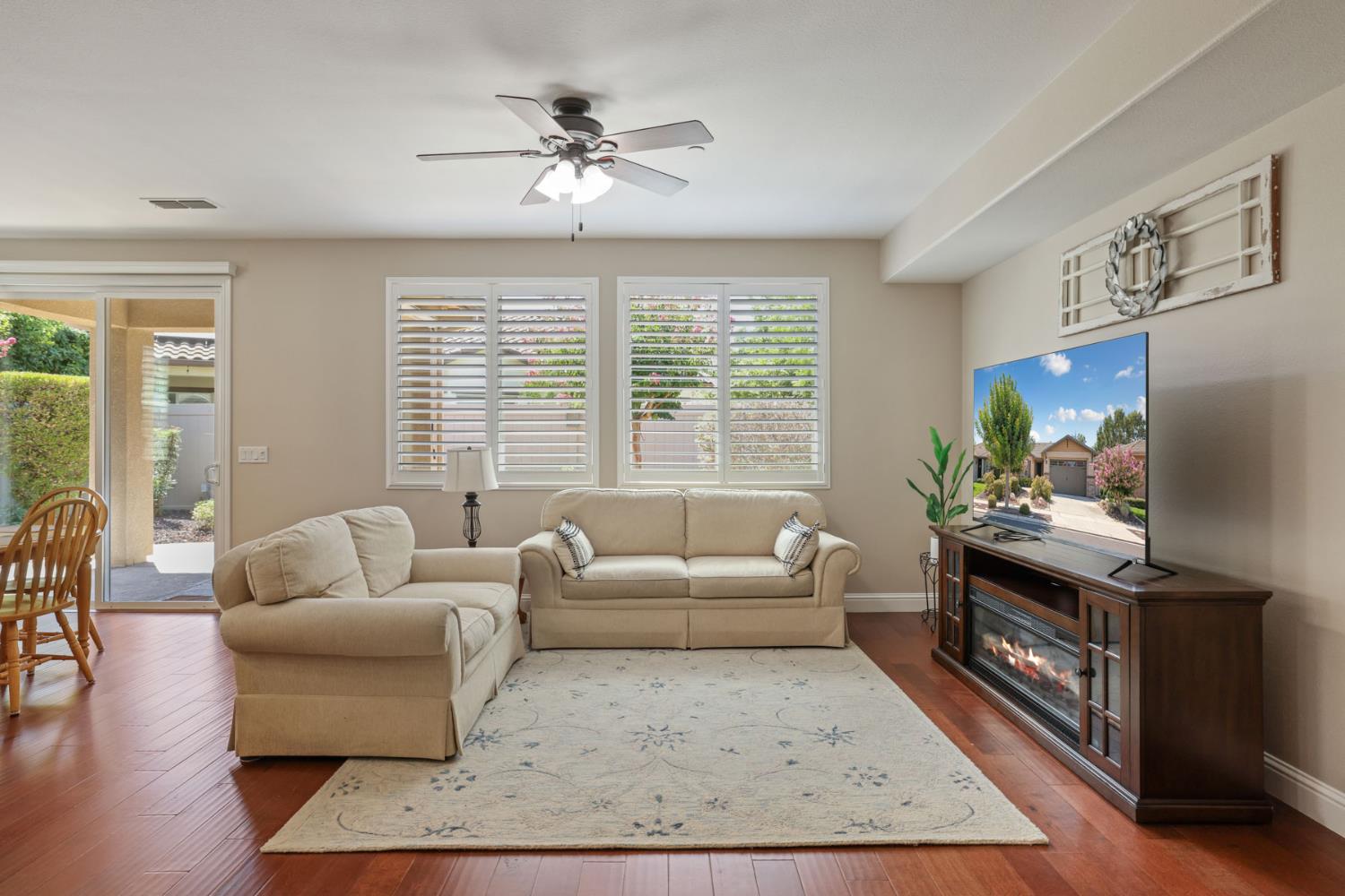 1534 Maple Valley St, Manteca, CA 95336