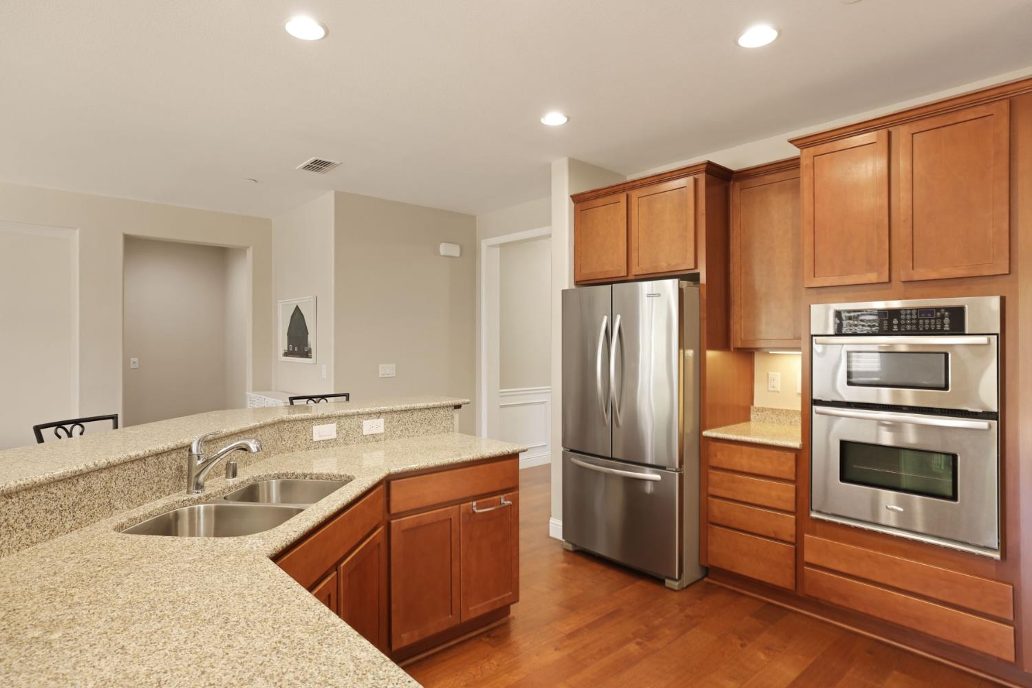 1534 Maple Valley St, Manteca, CA 95336