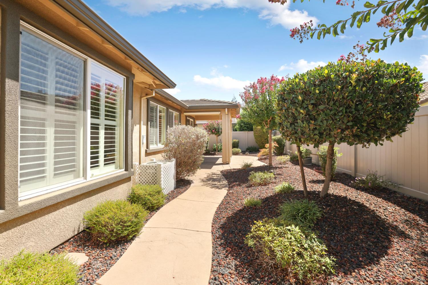 1534 Maple Valley St, Manteca, CA 95336