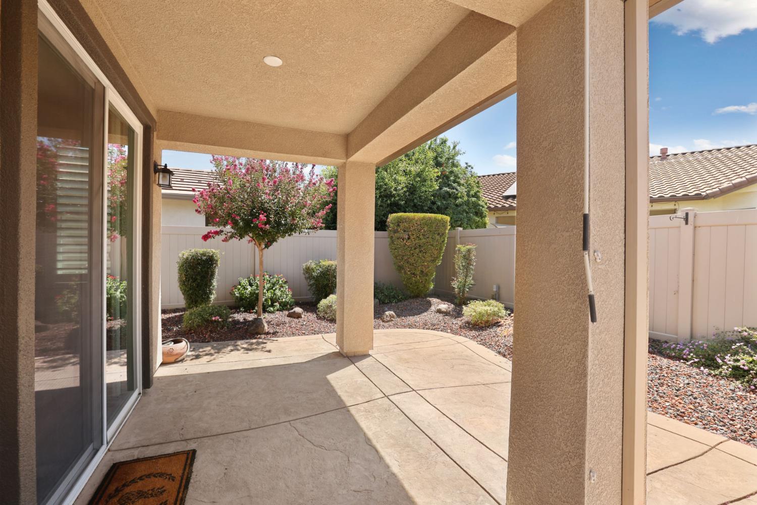 1534 Maple Valley St, Manteca, CA 95336
