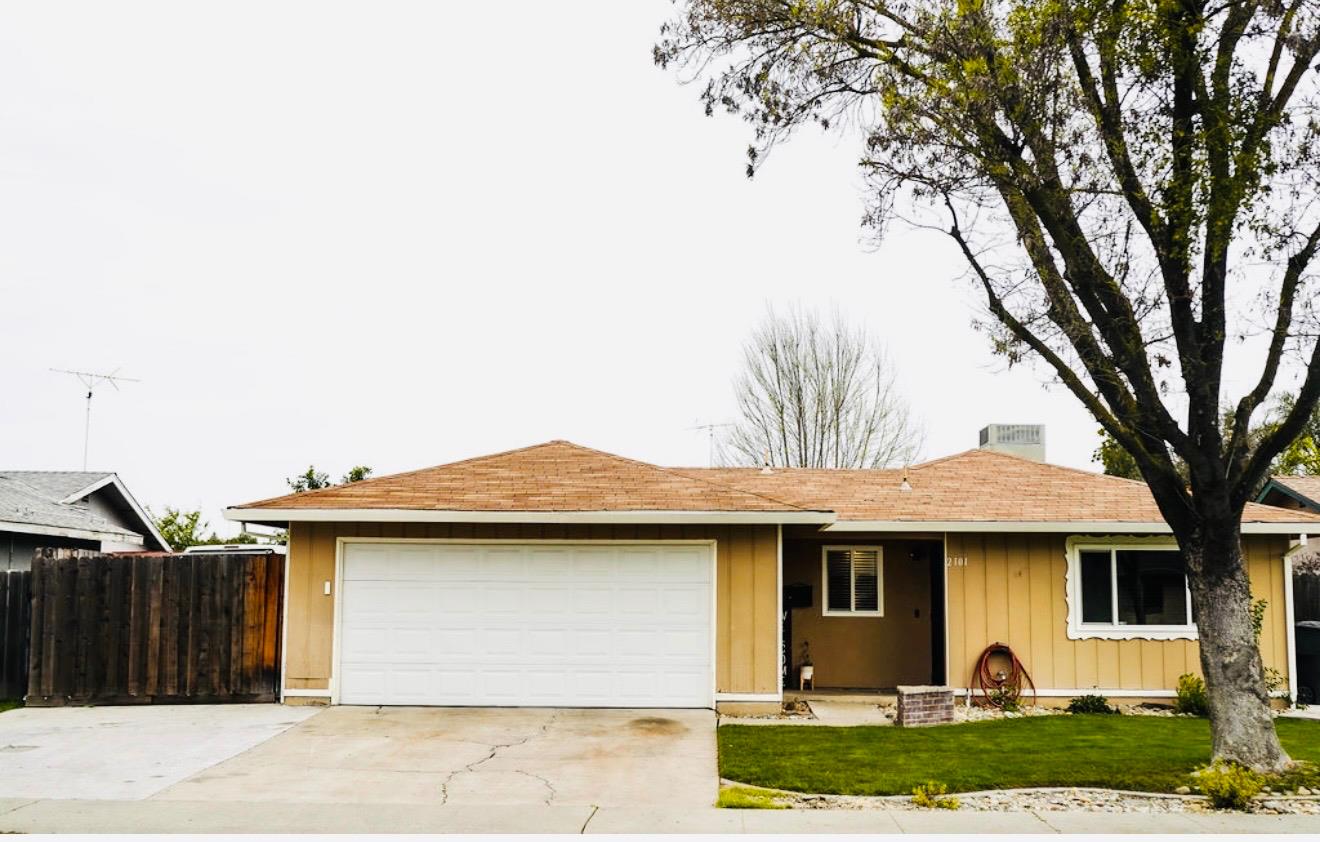 2101 Milford Ln, Modesto, CA 95355