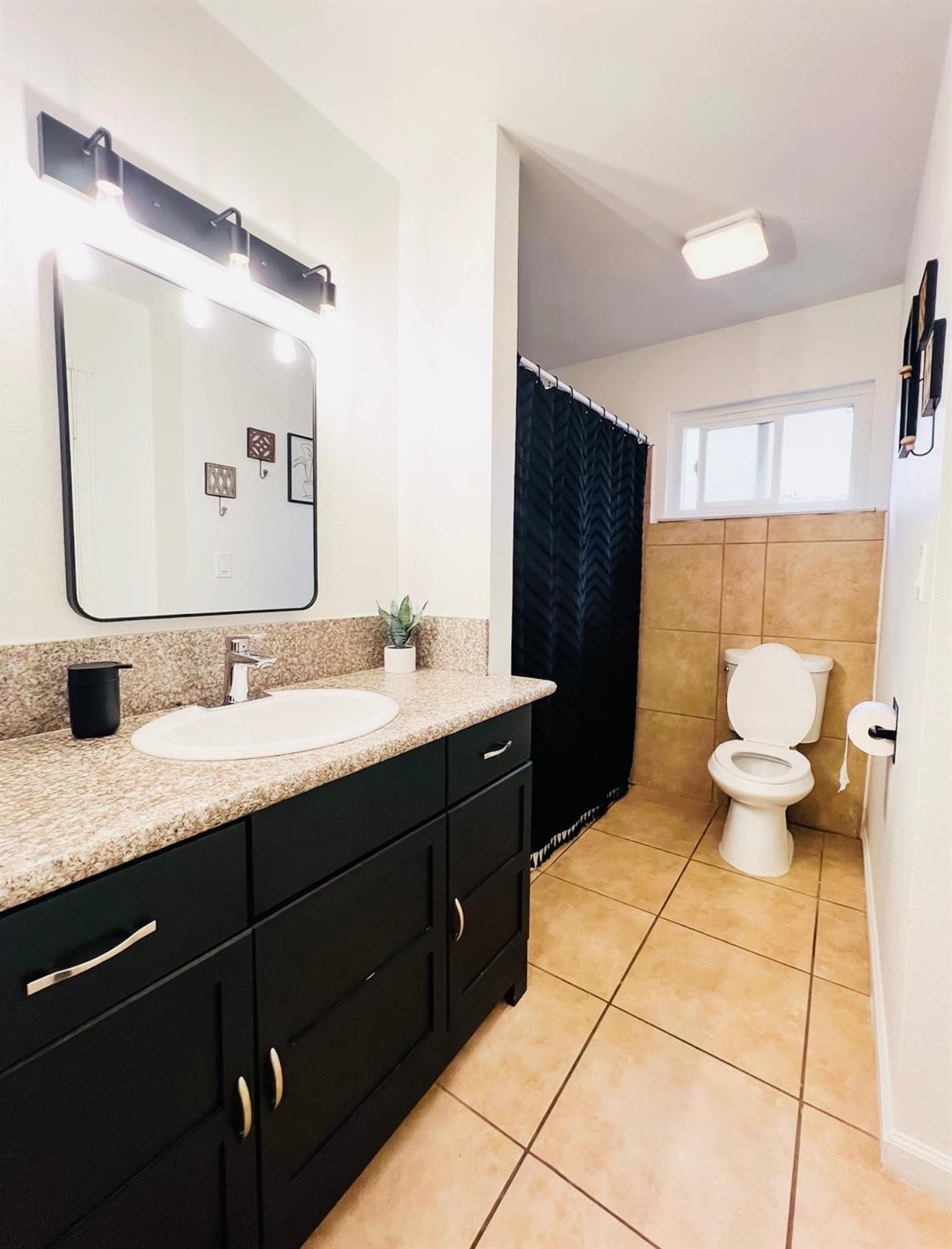 2101 Milford Ln, Modesto, CA 95355