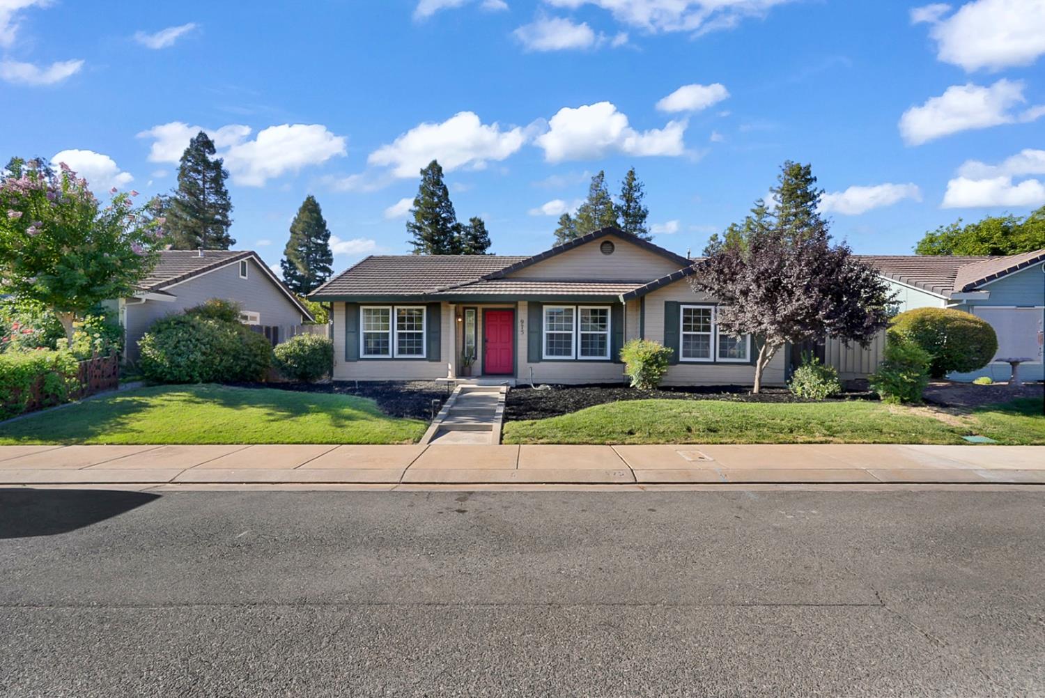 975 Doe Ct, Merced, CA 95340