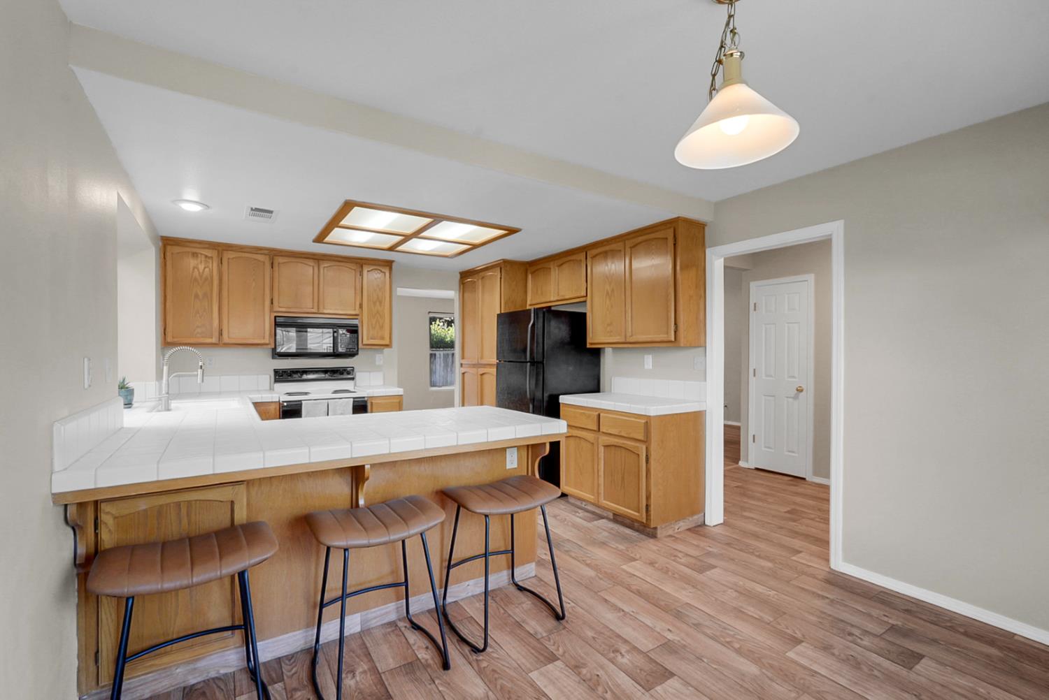 975 Doe Ct, Merced, CA 95340