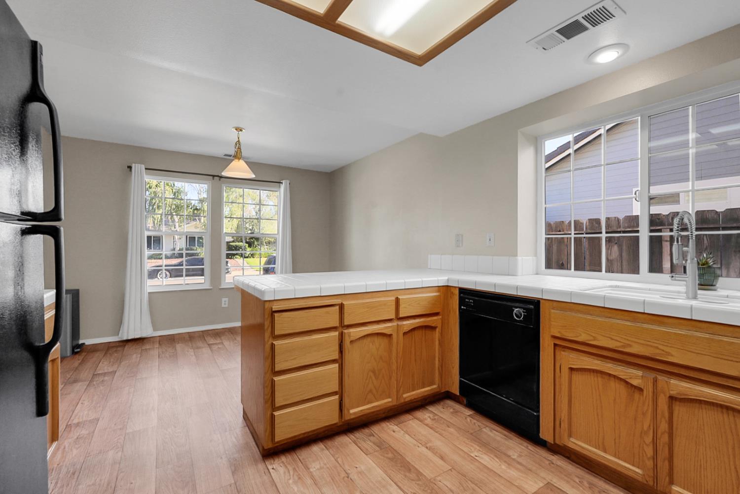 975 Doe Ct, Merced, CA 95340
