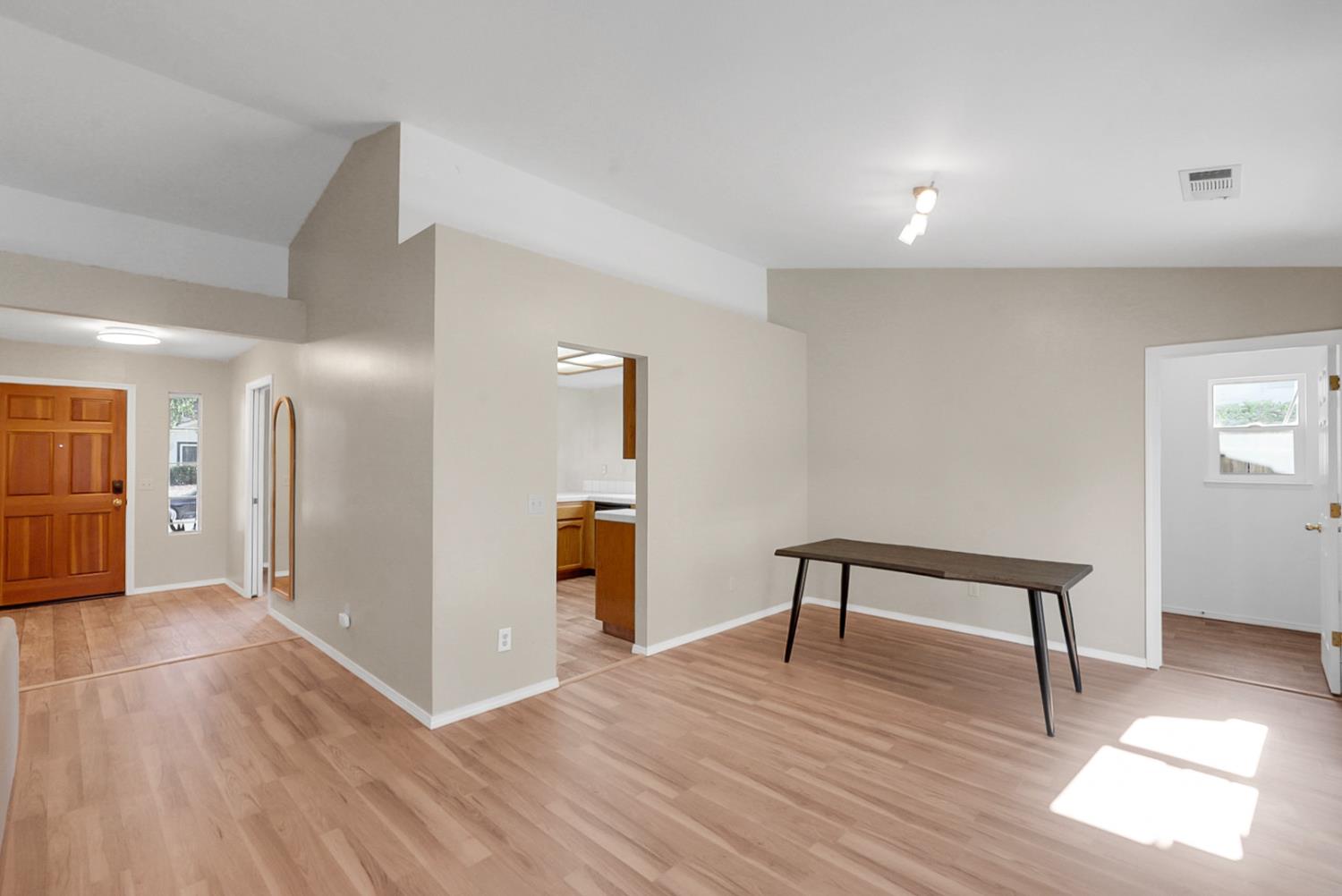 975 Doe Ct, Merced, CA 95340