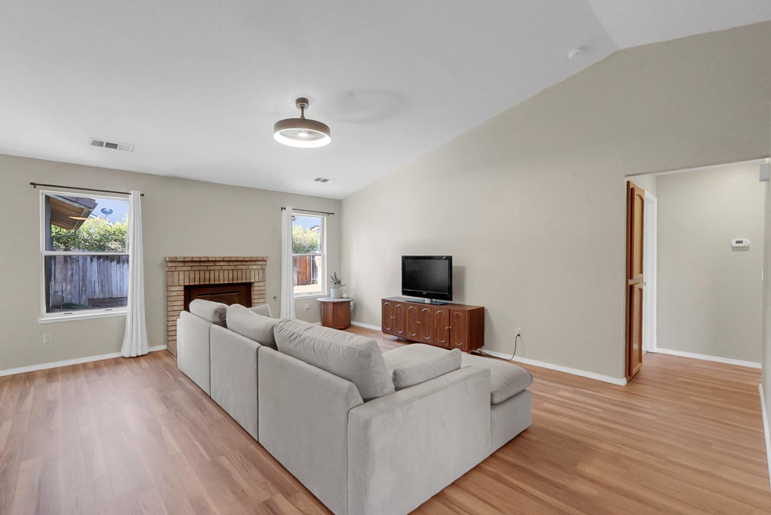 975 Doe Ct, Merced, CA 95340