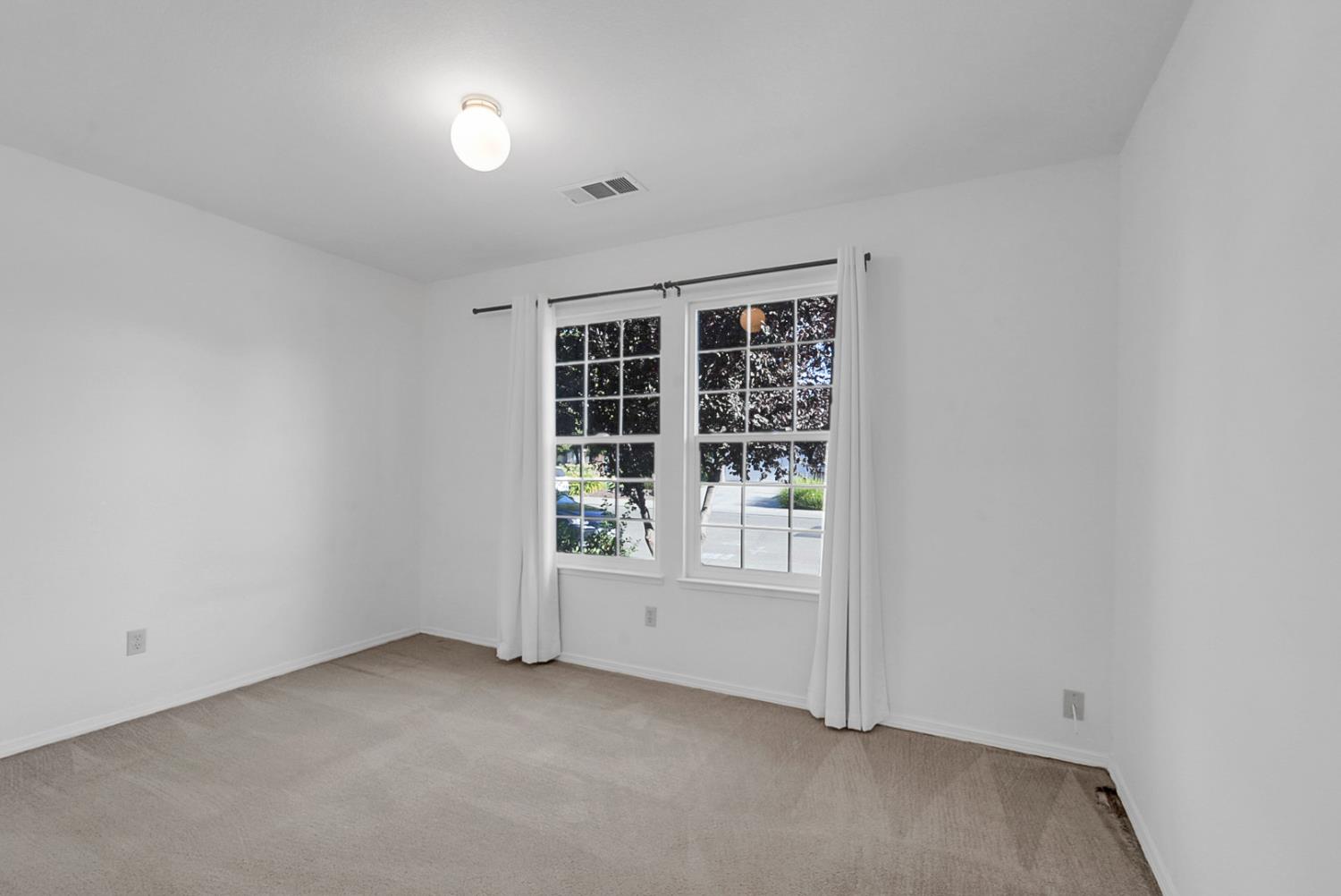 975 Doe Ct, Merced, CA 95340