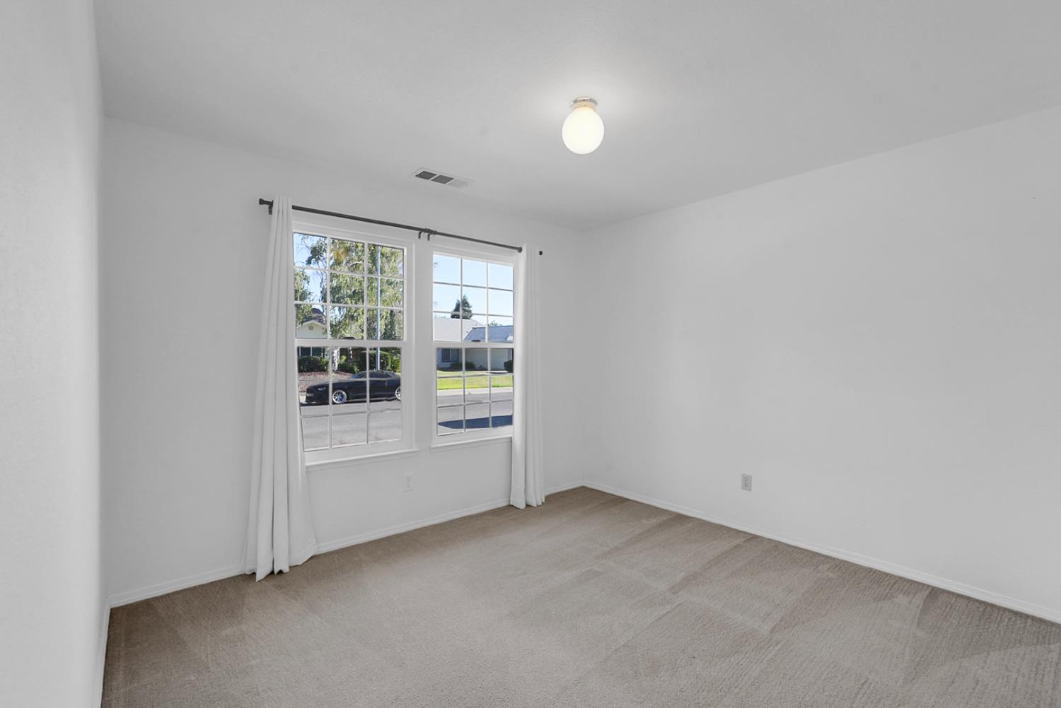 975 Doe Ct, Merced, CA 95340